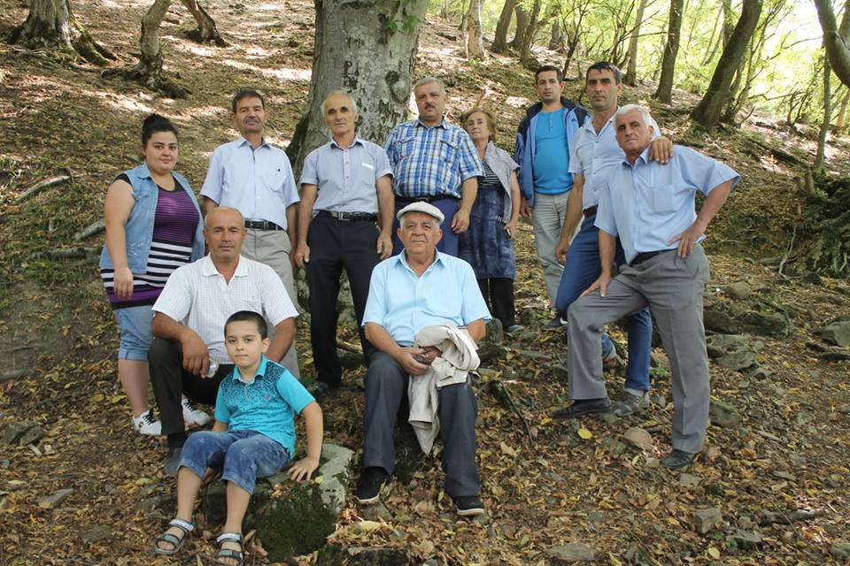 AMEA ŞREM-in əməkdaşları Baş Göynük kəndinin Qırxbulaq ərazisində istirahət zamanı