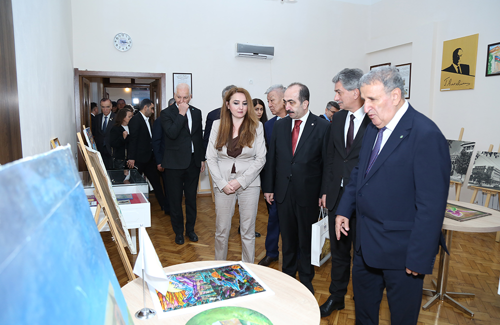 Akademiya Muzeyinin açılışı olub