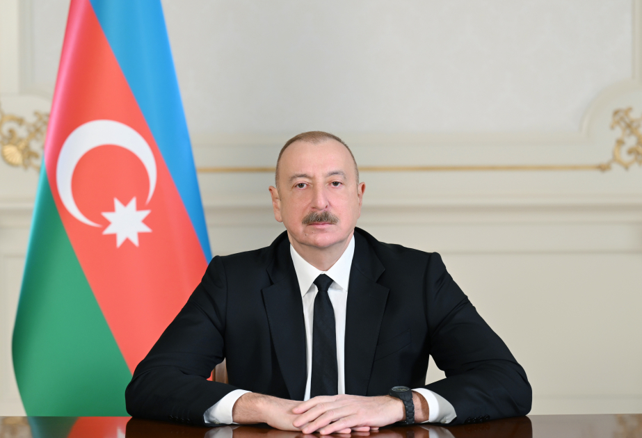 Qazaxıstanın Xalq yazıçısı Oljas Süleymenova