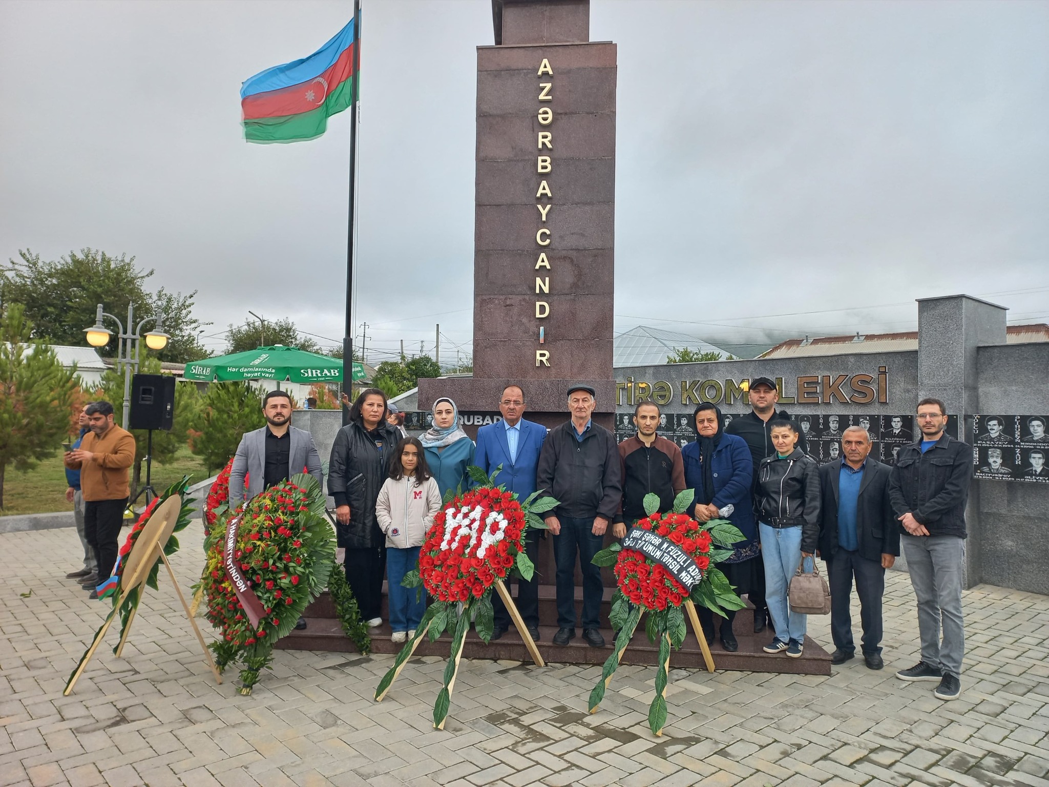 Şəki Regional Elmi Mərkəzin əməkdaşları Şəhidlər Xiyabanını ziyarət ediblər