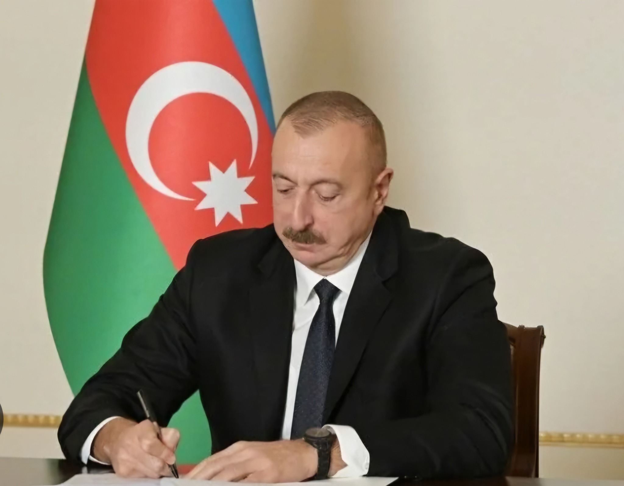 Azərbaycan elminin inkişafında xidmətləri olan şəxslərin təltif edilməsi haqqında Azərbaycan Respublikası Prezidentinin Sərəncamı