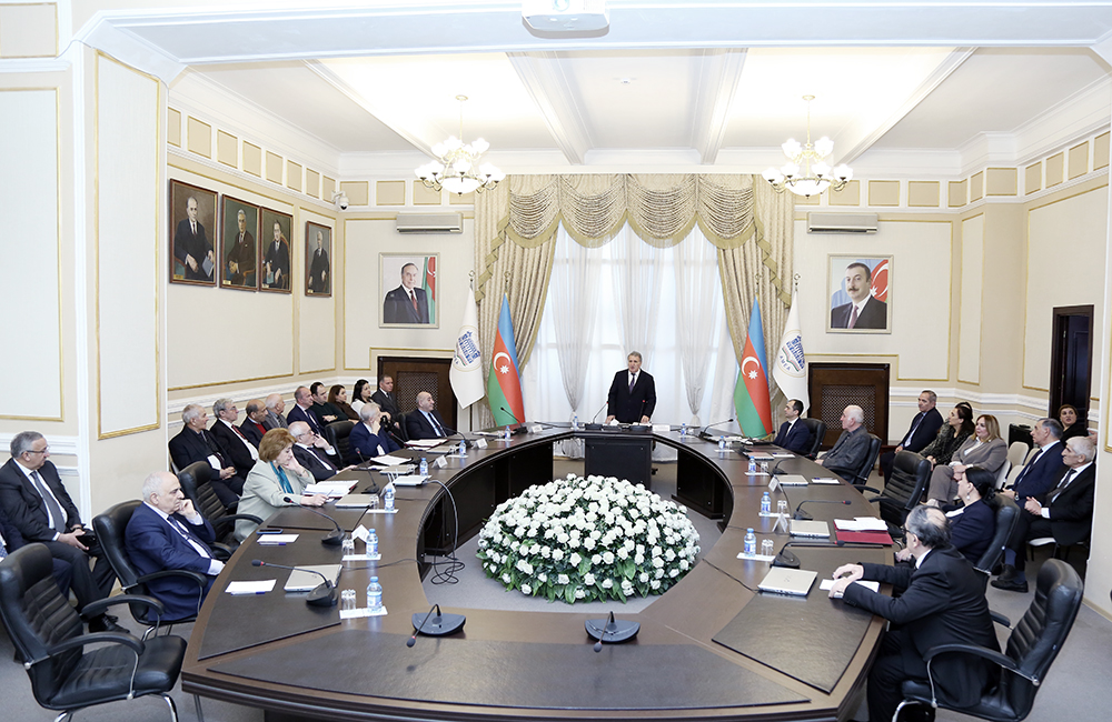 AMEA-nın Rəyasət Heyətinin növbəti iclası keçirilib